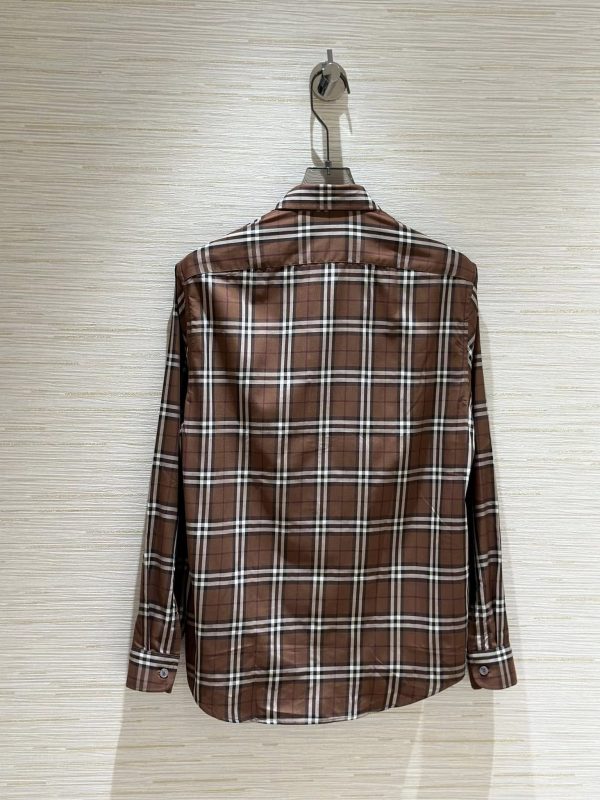 kẻ caro nâu trắng