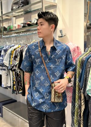 Áo sơ mi cộc tay họa tiết Louis Vuitton xanh navy