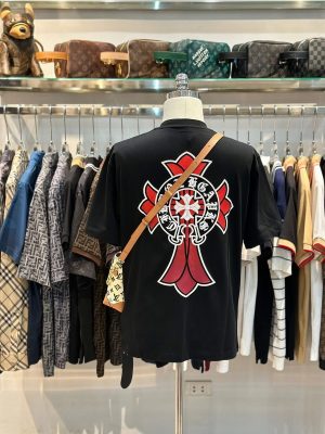 Áo Thun Unisex Black Cross Graphic - Phong Cách Streetwear Thời Thượng
