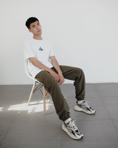 Phối Quần Jogger Nam Cực Ngầu Không Bao Giờ Lỗi Mốt